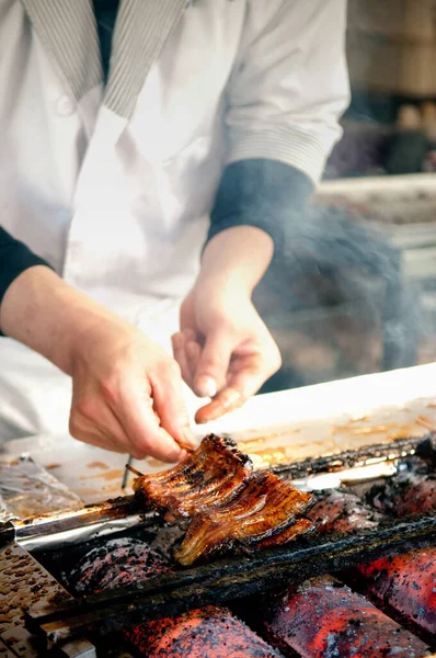 Chef Grilling Unagi Eel Char Griller Japanese Unagi Donburi Unadon — Stock Photo, Image