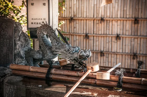 DEC 12, 2012 Chiba, JAPAN - Eski güzel tarihi Daitou salonu veya Narita San Shinsho ji tapınağının şeftali salonu