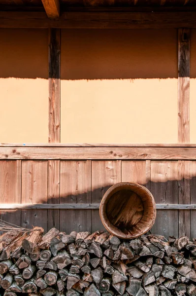 Chiba Giappone Mucchio Legna Ardere Secchio Legno Vecchio Cottage Vintage — Foto Stock