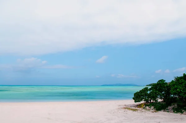 Hermosa Playa Blanca Mar Azul Turquesa Sin Gente Taketomi Okinawa — Foto de Stock