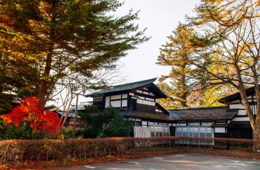 DEC 3, 2018 Kakunodate, Japonya - Kakunodate eski Samuray kasabası ünlü klasik Edo evleri Akita, Tohoku bölgesinde büyük ağaçları olan müzeler