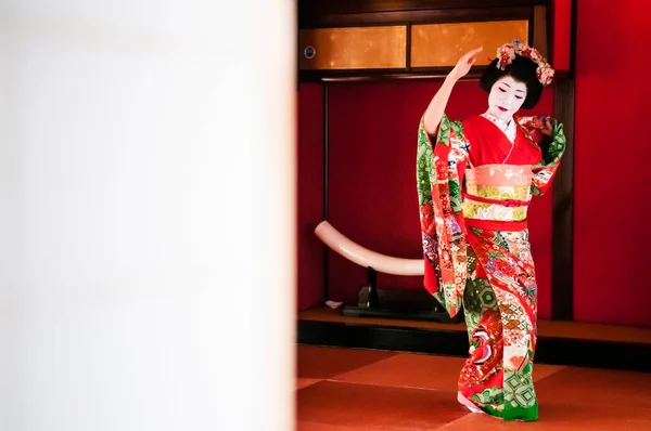 Jan 2014 Sakata Yamagata Japão Maiko Japonês Geisha Traje Vermelho — Fotografia de Stock