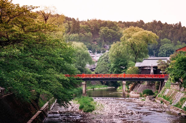 Maj 2013 Takayama Gifu Japonia Czerwony Most Nakabashi Przez Rzekę — Zdjęcie stockowe