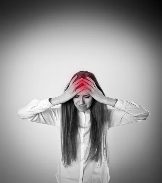 Sad en ongelukkig vrouw in het wit is huilen. Pijn en symptoom conce — Stockfoto