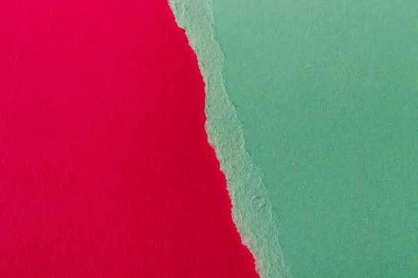 Rippat Papper Utrymme För Kopiering Vridbar Grönbok Röd Bakgrund Texturer — Stockfoto