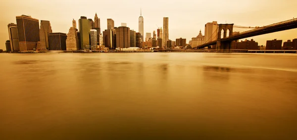 Manhattan siluetinin panoramik manzaralı — Stok fotoğraf