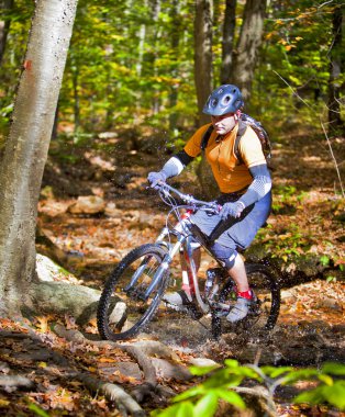 Dağ bisikletçinin açık