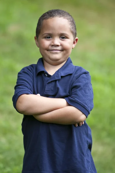 Lycklig latino pojke — Stockfoto