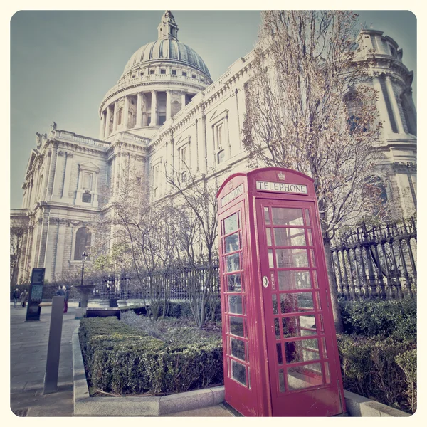 St pauls-katedralen i london. — Stockfoto