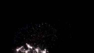 Gece Döngüsü Arkaplanında Güzel Renkli Havai fişekler Parlak Ekran