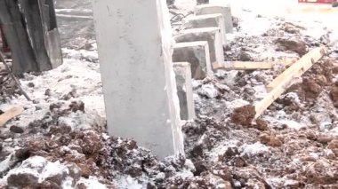 Zemine yığın kurmak için ekipman