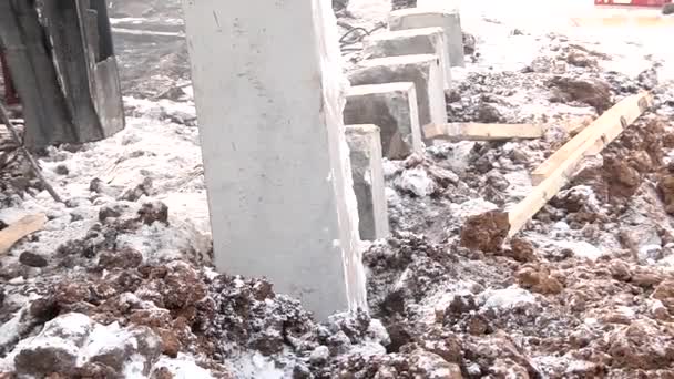 Equipo para la instalación de pilotes en tierra — Vídeos de Stock