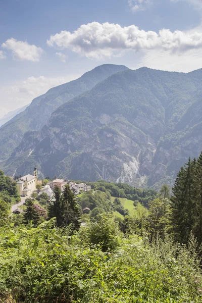 알프스 기슭의 산 풍경 — 스톡 사진