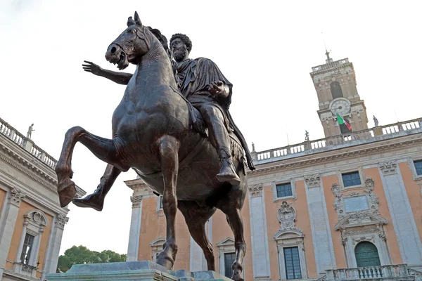 Marco Aurelio en el Campidoglio en Roma, Italia — Foto de Stock