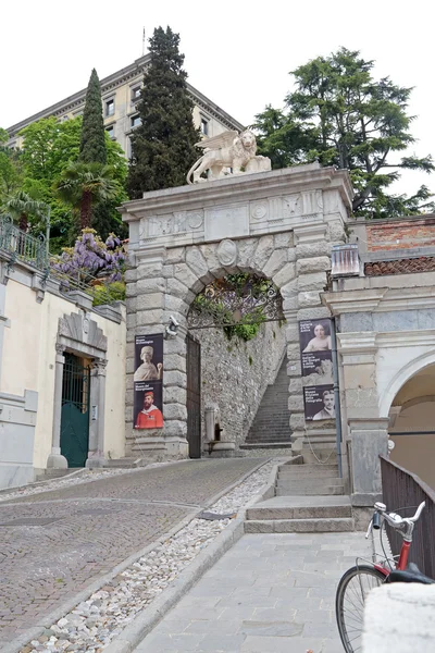 Giriş kapısı kale Udine, İtalya — Stok fotoğraf