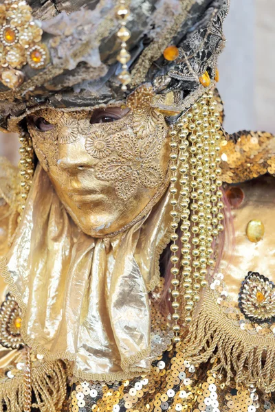 Maschera d'oro al Carnevale di Venezia — Foto Stock