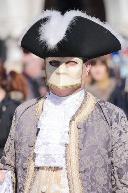 Venedik Karnavalı sırasında maskeli adam