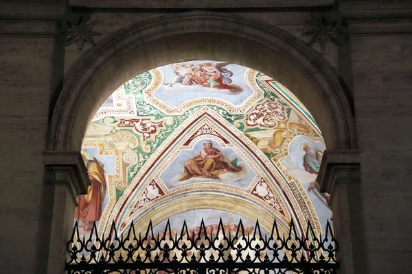 Fresque religieuse dans la basilique Saint-Jean — Photo