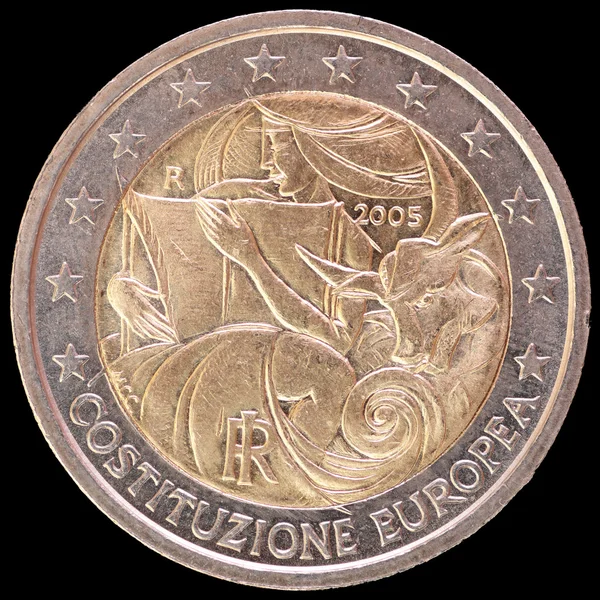 Moneda conmemorativa de dos euros emitida por Italia en 2005 para celebrar la Constitución Europea —  Fotos de Stock