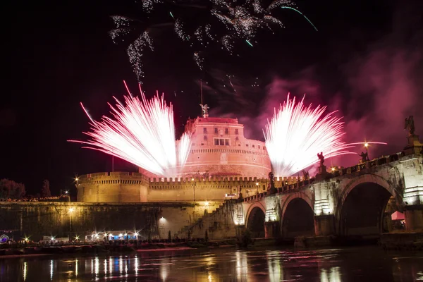 Fireworks uygulamasından Castel Sant' Angelo, Roma, İtalya