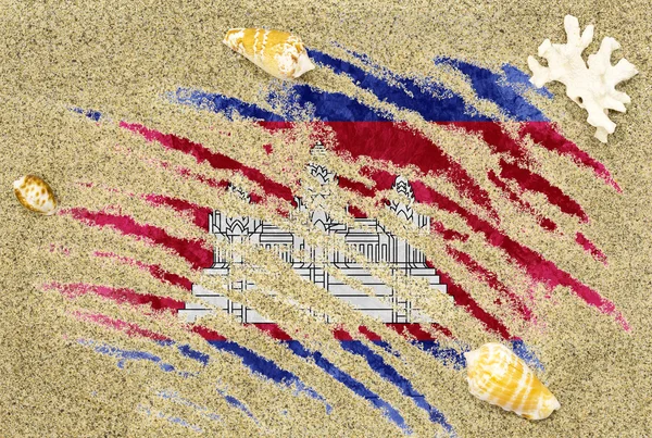 ธงของกัมพูชาภายใต้พื้นหลังชายหาด — ภาพถ่ายสต็อก