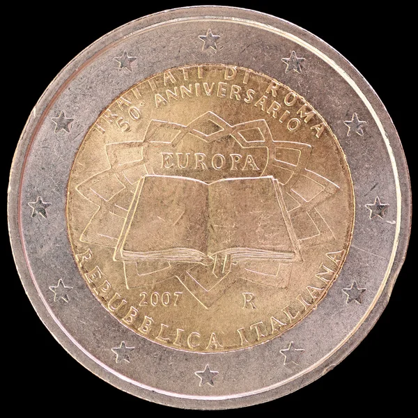 Commemorative two euro coin issued by Italy in 2007 for the anniversary of the Treaty of Rome — Zdjęcie stockowe