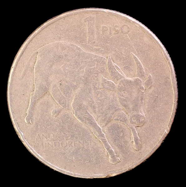 Tail of one piso coin, issued by Philippines in 1985 depicting a tamaraw dwarf buffalo — Stock Photo, Image