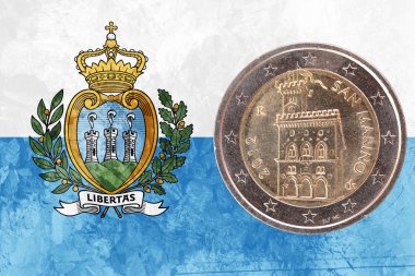San Marino iki Euro madeni para ile arka plan olarak San Marino bayrağı