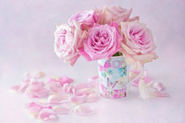 güzel taze pembe güller