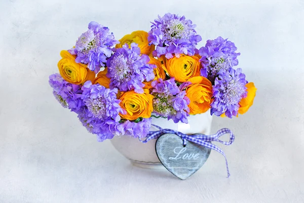 Hermoso ramo de flores — Foto de Stock