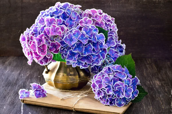 Mooi boeket bloemen. — Stockfoto