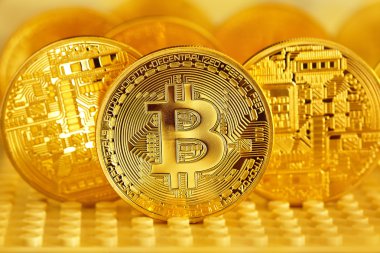 Fotoğraf Altın Bitcoinler