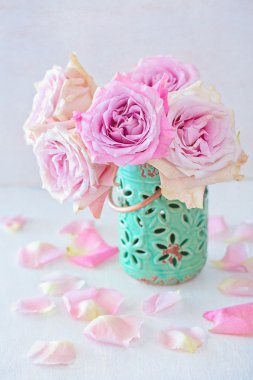 güzel taze pembe güller