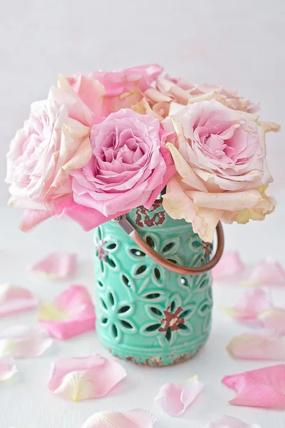 美丽的粉红玫瑰 — 图库照片