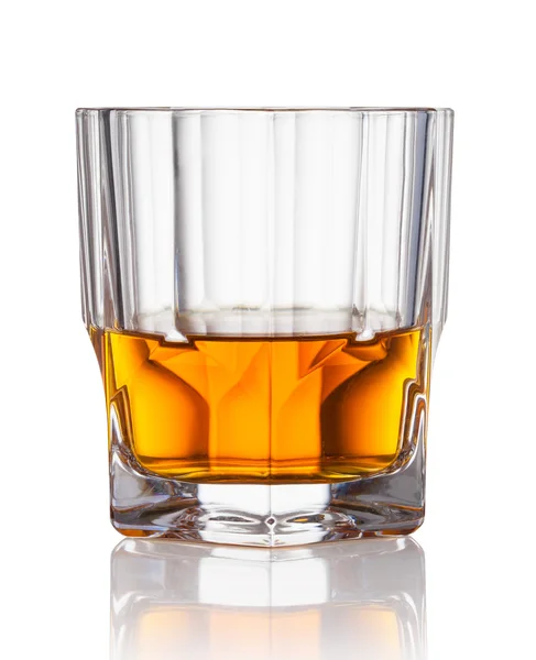 Whisky scotch su fondo bianco — Foto Stock