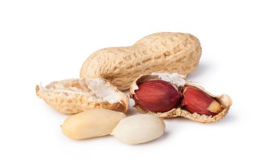 beyaz arka planda izole edilmiş yerfıstıkları