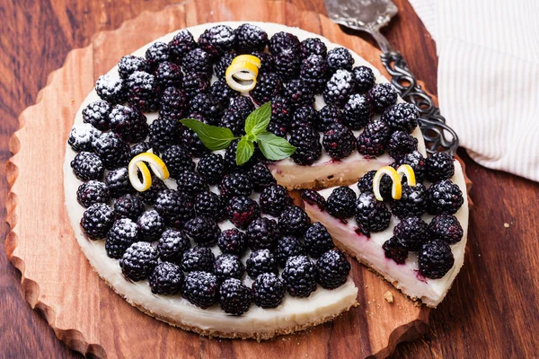 Torte mit Brombeere — Stockfoto