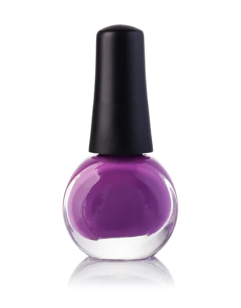 Фиолетовый лак для ногтей бутылка на белом фоне — стоковое фото