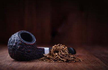 Sigara piposu ve tütün.