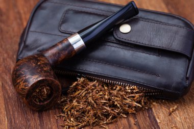 Sigara piposu ve tütün.