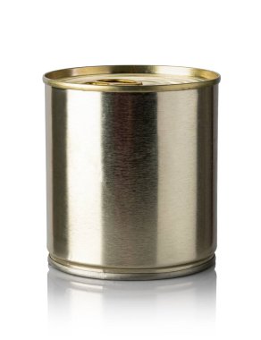 Kapalı teneke kutu beyaza izole edildi