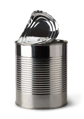 Kapalı teneke kutu beyaza izole edildi