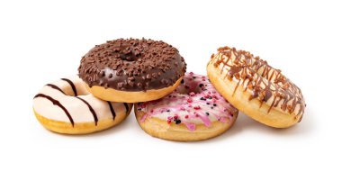 Çörekler beyaz arkaplanda izole edilmiş.