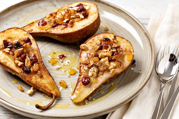 Peras Dulces Horno Con Miel Nueces Arándanos Canela —  Fotos de Stock