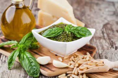 fesleğen pesto sos