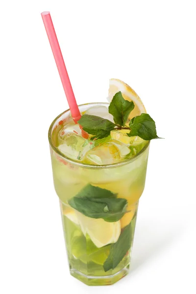 Sklenice ovocné nápoje s ledem — Stock fotografie