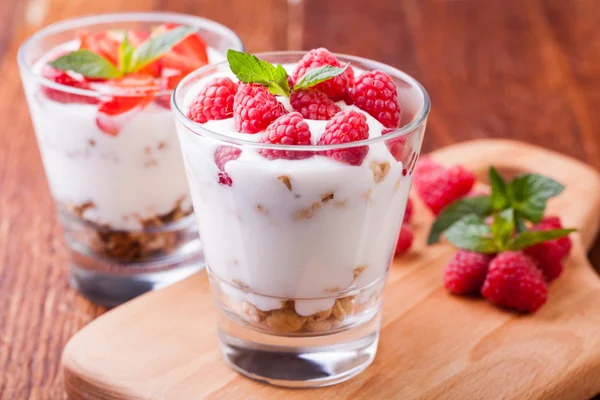 Yogurt with muesli and berries — Stock Photo, Image