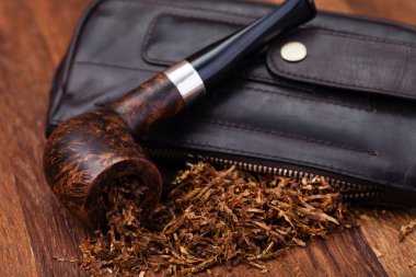 Sigara piposu ve tütün.