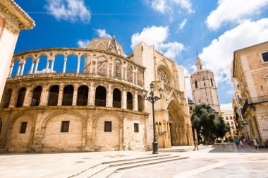 Valencia, İspanya - 14 Temmuz: turist Bas ile Virgin Meydanı'nda