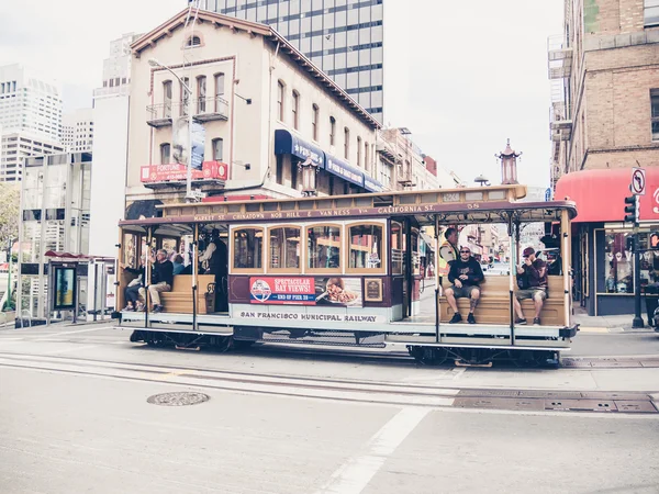 SAN FRANCISCO, EE.UU. - 15 DE SEPTIEMBRE: tranvía típico el 15 de septiembre , —  Fotos de Stock